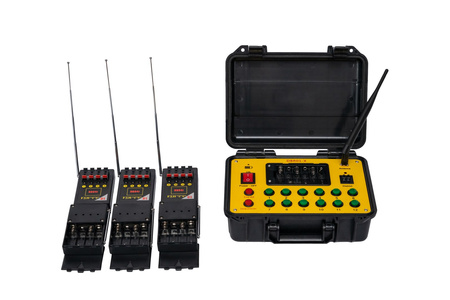 System do zdalnego odpalania fajerwerków - 24 kanałowy DBR01-X4-24